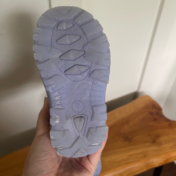 Disney’s Frozen Toddler Light Up Snow Boots - Picture 3 of 4